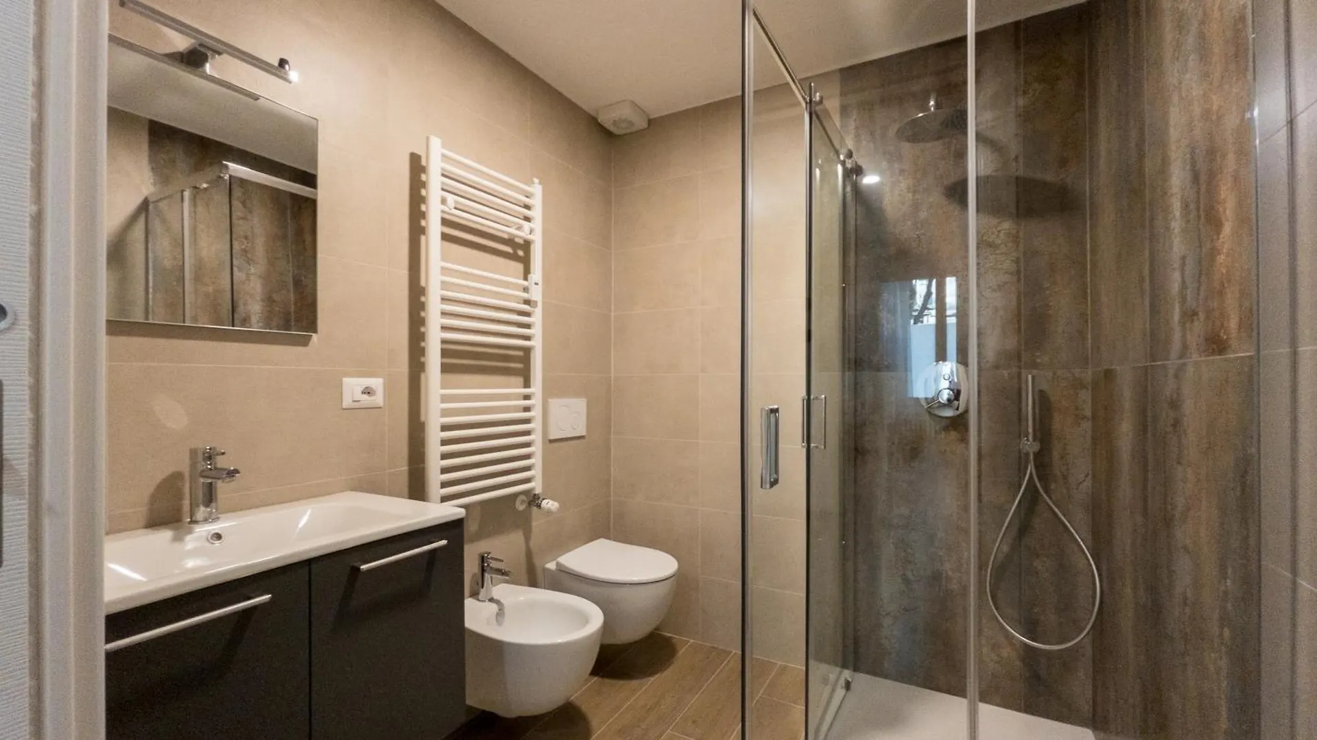 Rrrapido Suites - Paolo Sarpi Milan Italy